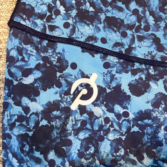 Peloton x WITH leggings - Reversible - Picture 8 of 11